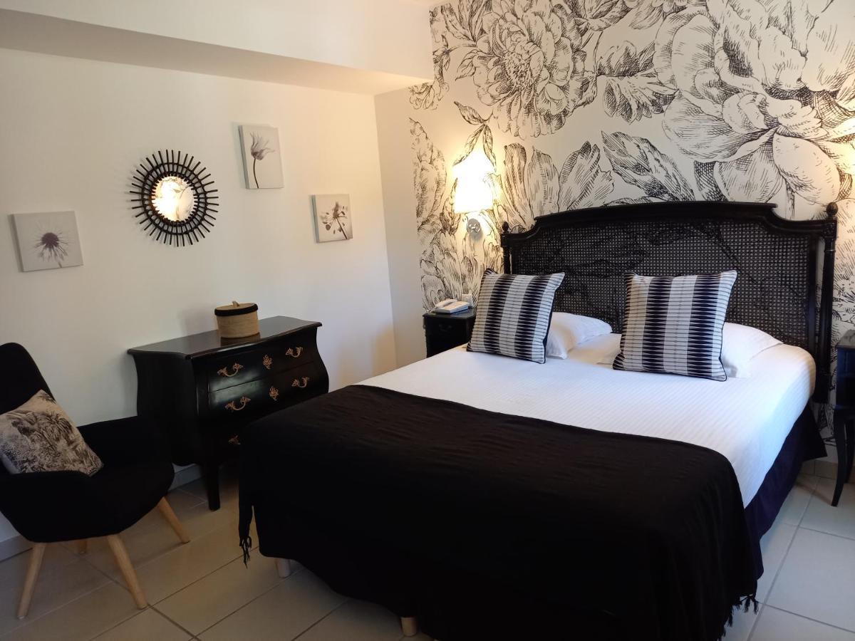 Hotel Restaurant Notre Dame Collobrieres Bagian luar foto