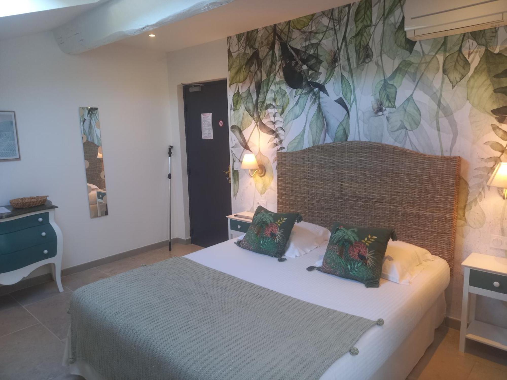 Hotel Restaurant Notre Dame Collobrieres Bagian luar foto
